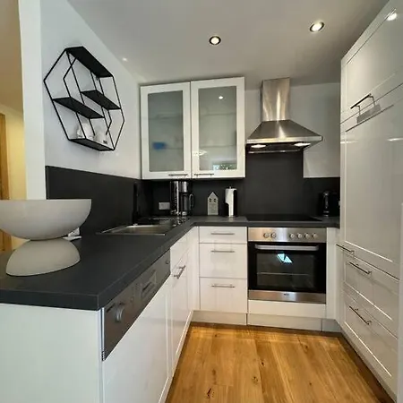 Moderne Am Heuberg In Salzburg Apartament